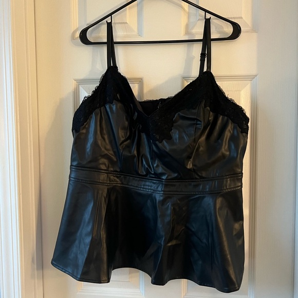 TORRID Peplum Faux Leather Lace Trim Cami Size 1 - Picture 6 of 7